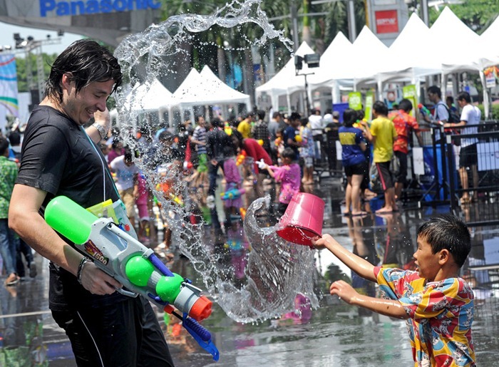 The Funtoosh Page&hellip;.Have FunBath !!!: Songkran Festival: Thai New Year
